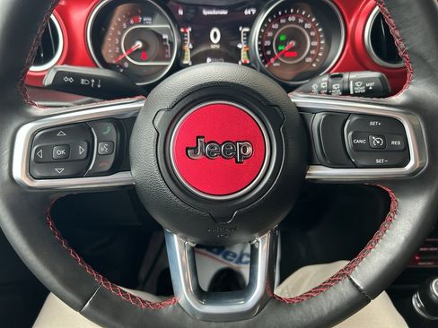 Used 2022 Jeep Wrangler Unlimited Rubicon w/ LED Lighting Group AWD/4WD image 23