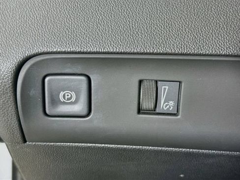 Used 2024 Buick Enclave Essence w/ Technology Package FWD image 10