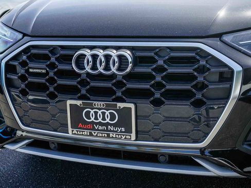 Used 2023 Audi Q5 2.0T Premium w/ Convenience Package image 8