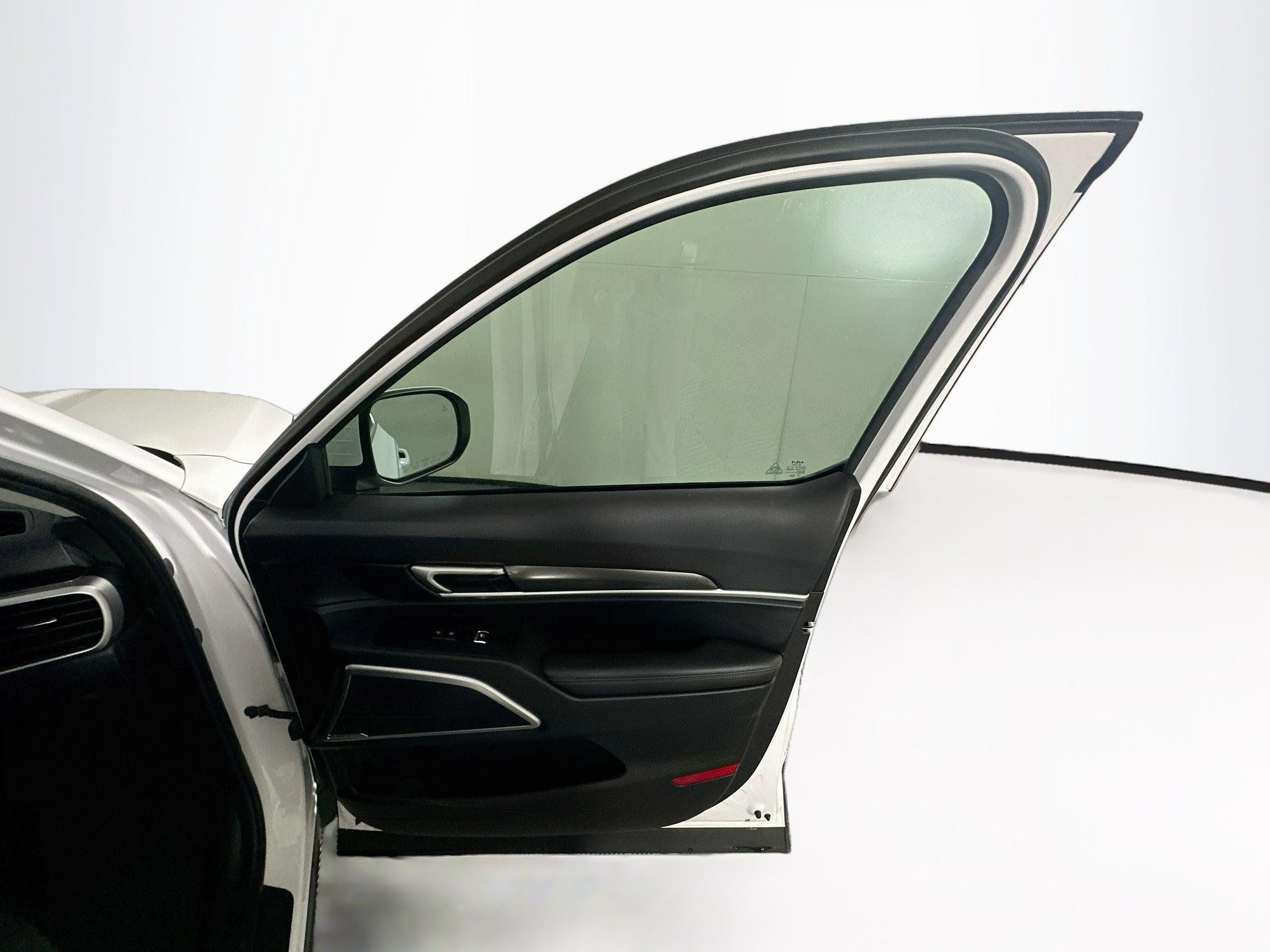 Used 2025 Kia Telluride LX FWD image 33