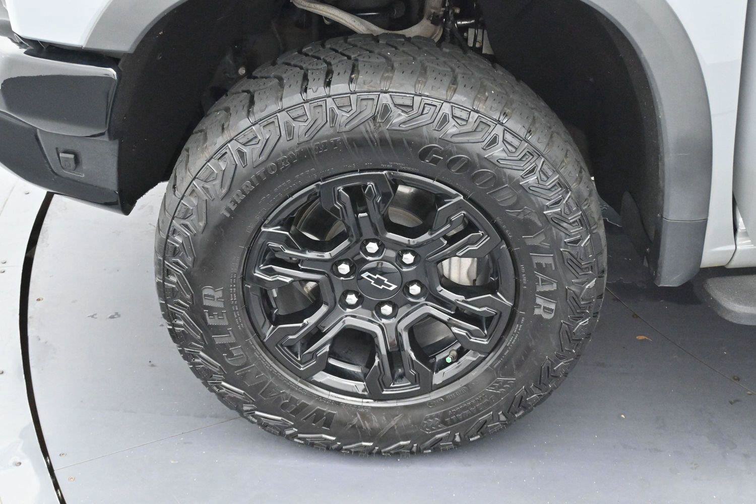 Used 2024 Chevrolet Silverado 1500 ZR2 w/ Technology Package AWD/4WD image 32