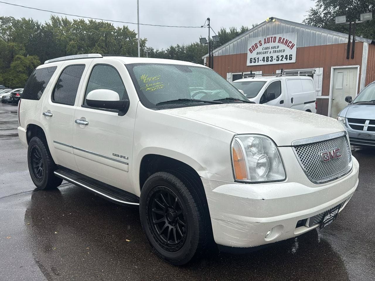 Used 2013 GMC Yukon Denali AWD/4WD image 3