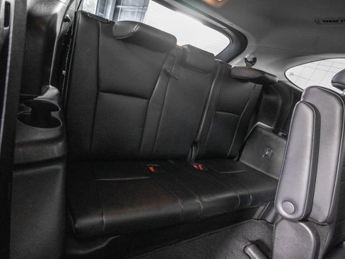Used 2024 Toyota Highlander XLE FWD image 13