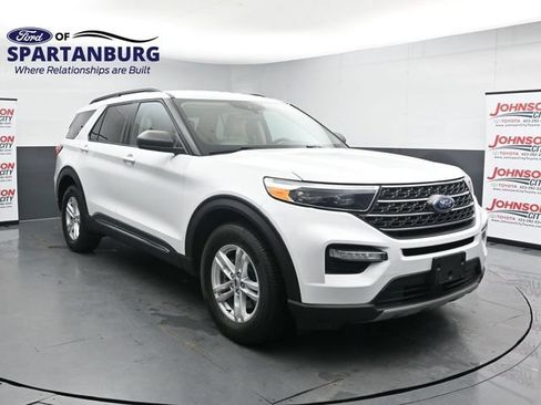 Certified 2024 Ford Explorer XLT w/ Equipment Group 202A AWD/4WD image 1
