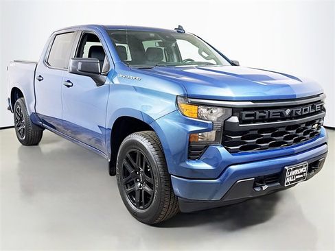 Used 2024 Chevrolet Silverado 1500 Custom image 3