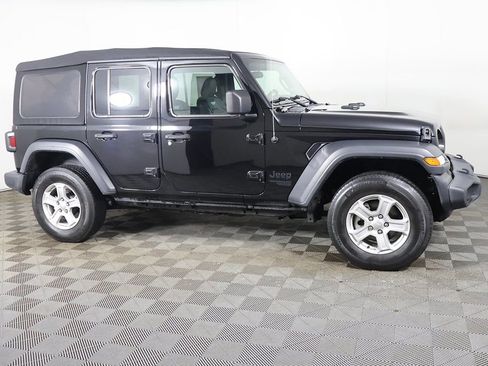 Used 2021 Jeep Wrangler Unlimited Sport image 15