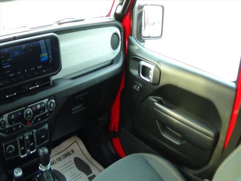 Certified 2025 Jeep Wrangler Sport S image 14