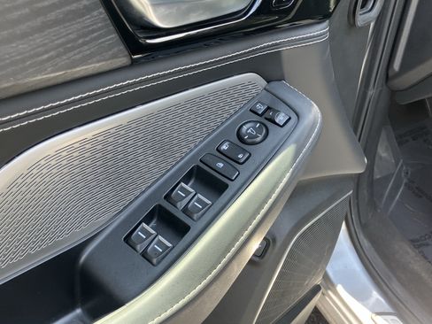 Used 2023 Acura MDX SH-AWD w/ Advance Package image 7