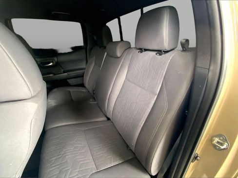 Used 2018 Toyota Tacoma TRD Sport w/ Technology Package AWD/4WD image 20