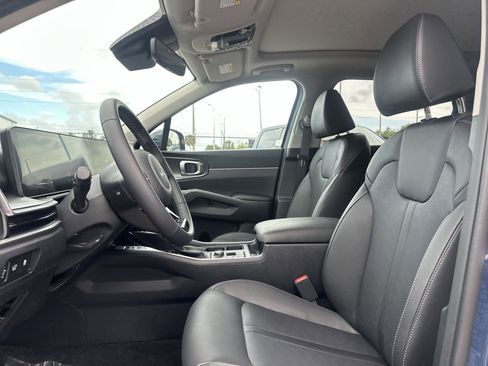 Used 2025 Kia Sorento EX w/ Panoramic Sunroof Package AWD/4WD image 13