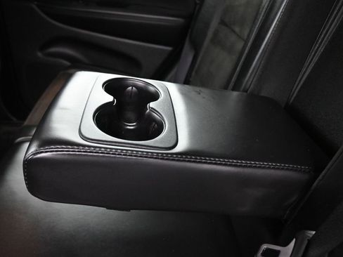 Used 2020 Jeep Grand Cherokee Altitude image 34