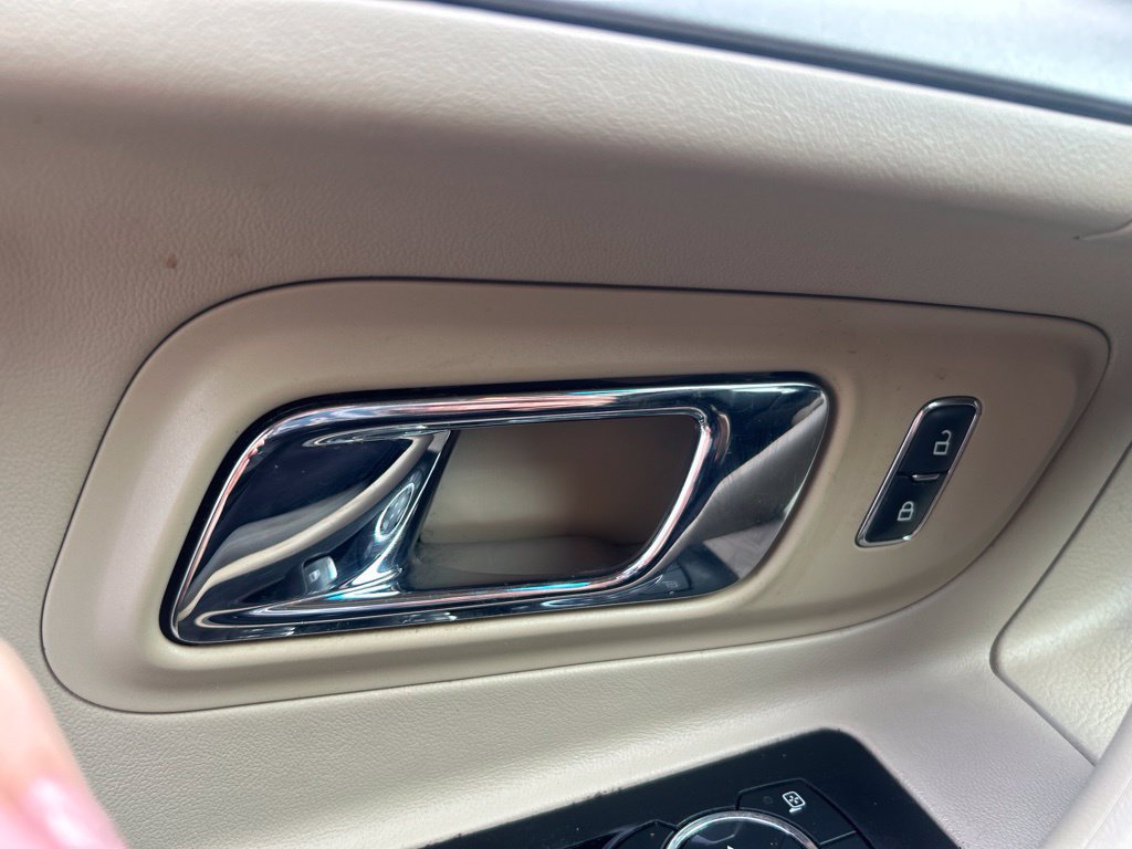 Used 2013 Ford Taurus SE FWD image 16