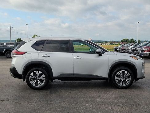 Used 2022 Nissan Rogue SV FWD image 6