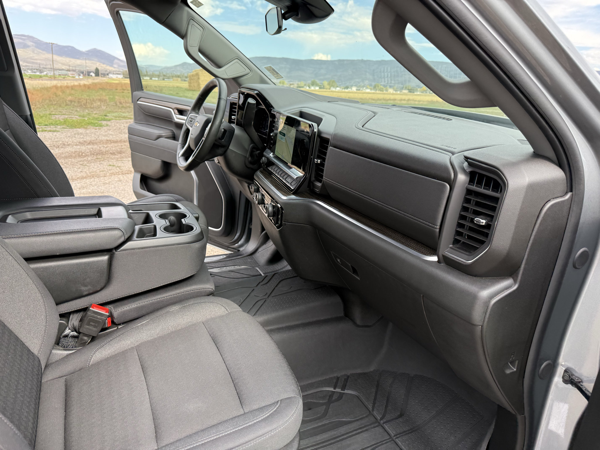 Used 2025 Chevrolet Silverado 1500 LT w/ Protection Package AWD/4WD image 39