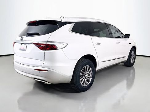 Used 2024 Buick Enclave Essence FWD image 7