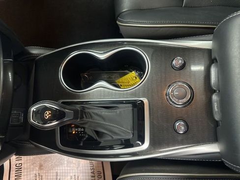 Used 2019 INFINITI QX60 Luxe w/ Essential Package AWD/4WD image 17