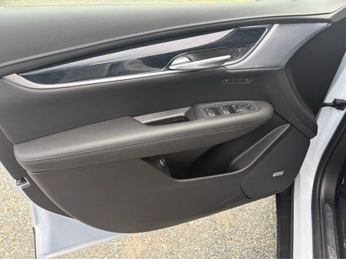 Used 2025 Cadillac XT5 Premium Luxury AWD/4WD image 10