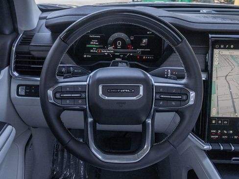 Used 2026 GMC Acadia Denali w/ Super Cruise Package FWD image 16