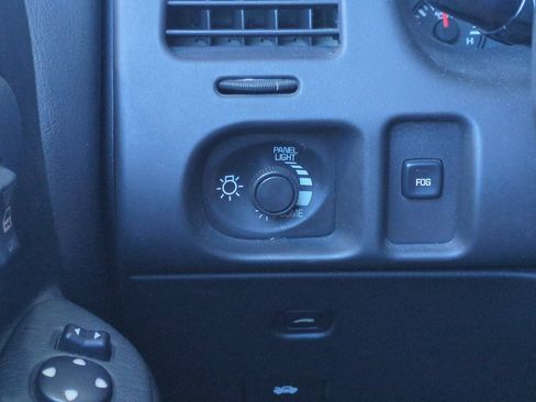 Used 2005 Chevrolet Monte Carlo SS w/ Preferred Equipment Group FWD image 37