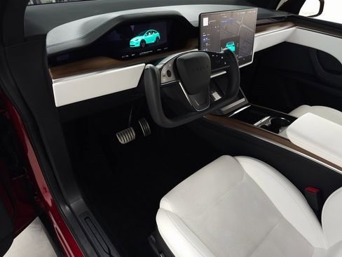 Used 2023 Tesla Model X image 18