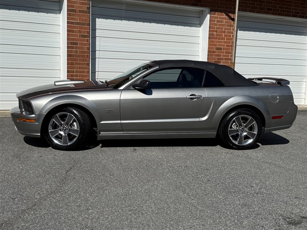 Used 2008 Ford Mustang GT RWD image 4