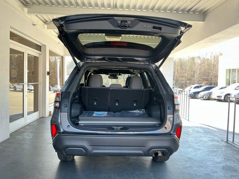 Used 2025 Subaru Forester Premium image 19