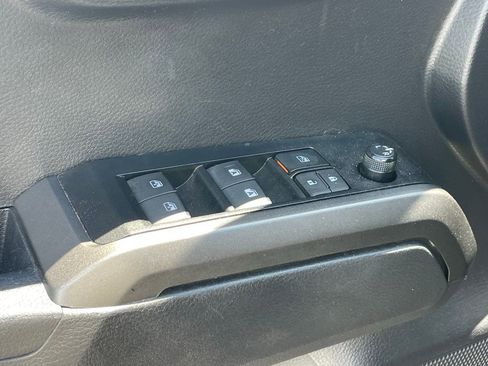 Used 2023 Toyota Tacoma TRD Off-Road w/ Technology Package AWD/4WD image 5
