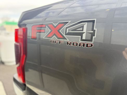 Used 2021 Ford F250 XLT w/ XLT Premium Package image 15