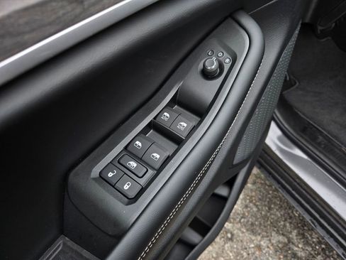 New 2025 Jeep Grand Cherokee Limited image 12