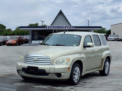 Used 2009 Chevrolet HHR LT image 1