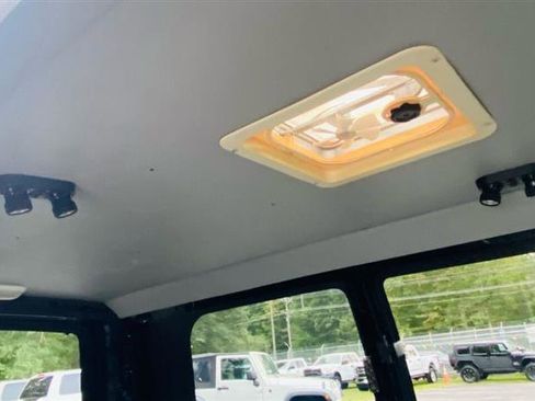 Used 2010 Chevrolet Express 1500 image 13