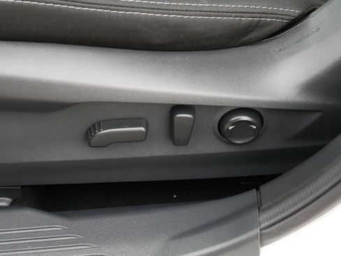 Used 2025 Subaru Outback Premium image 19