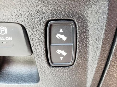 Used 2022 RAM 1500 Laramie w/ Off Road Group image 23