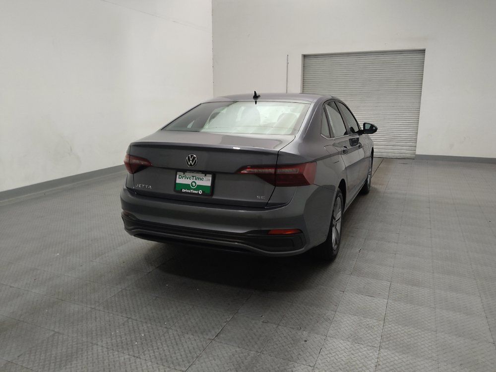 Used 2024 Volkswagen Jetta SE FWD image 7
