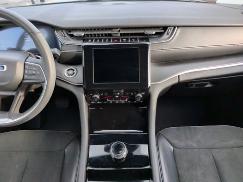 Used 2023 Jeep Grand Cherokee L Laredo image 31