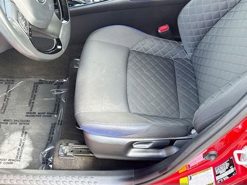 Used 2021 Toyota C-HR XLE FWD image 19