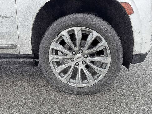 Used 2021 GMC Yukon XL Denali w/ Denali Ultimate Package image 24