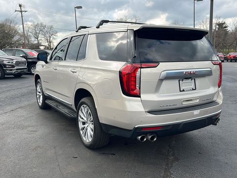 Used 2024 GMC Yukon Denali w/ Advanced Technology Package image 3