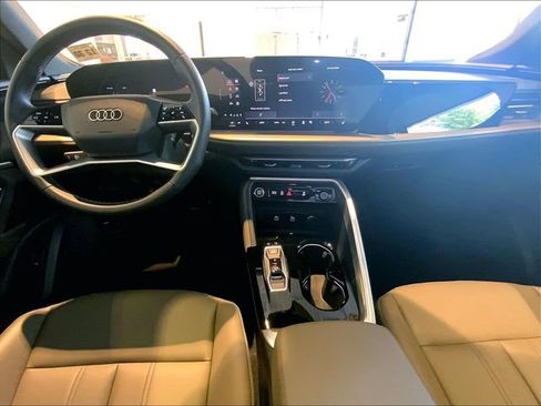 Used 2025 Audi Q5 Premium w/ Convenience Package AWD/4WD image 12
