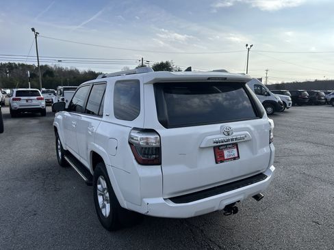 Used 2017 Toyota 4Runner SR5 image 5
