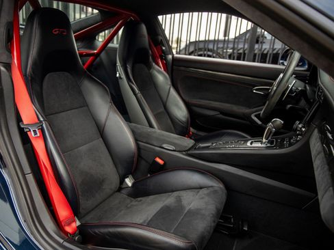 Certified 2015 Porsche 911 GT3 image 37