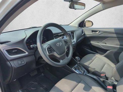 Used 2019 Hyundai Accent SE FWD image 11