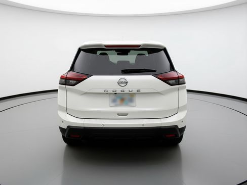 Used 2025 Nissan Rogue SV image 7