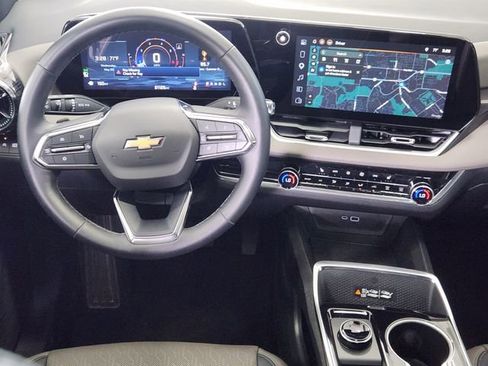 Used 2026 Chevrolet Equinox LT w/ Convenience Package II FWD image 21