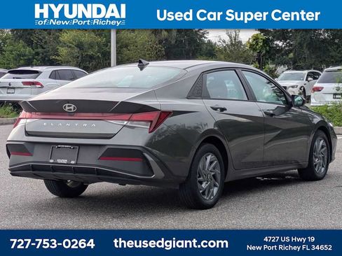 Certified 2024 Hyundai Elantra SEL FWD image 5