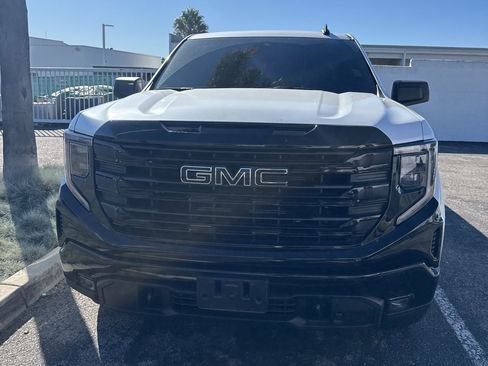 Used 2023 GMC Sierra 1500 Elevation image 2