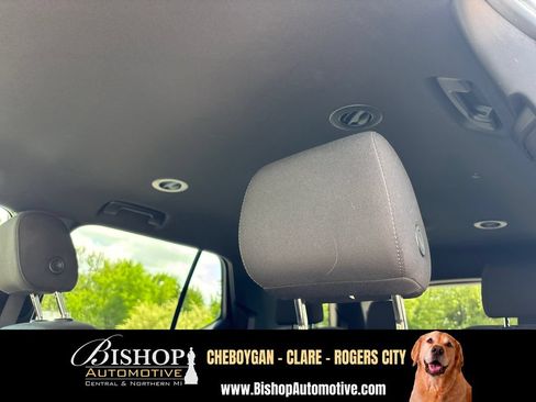 Used 2023 Chevrolet Traverse LT w/ LPO, Floor Liner Package AWD/4WD image 21