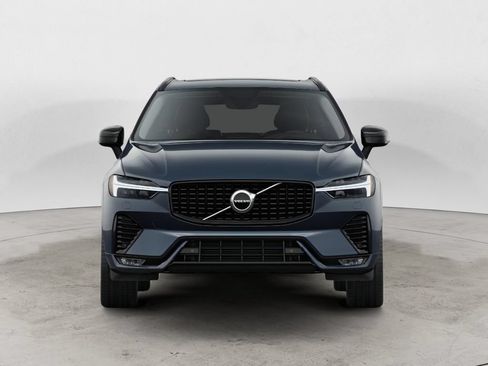 Used 2024 Volvo XC60 B5 Core w/ Protection Package Premier AWD/4WD image 2