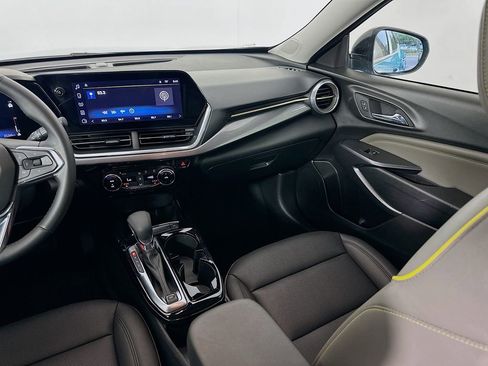 Used 2025 Chevrolet Trax ACTIV w/ Driver Confidence Package FWD image 23