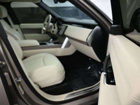 Used 2025 Land Rover Range Rover Autobiography image 26